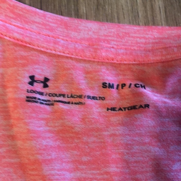 Under armor top - Picture 4 of 6